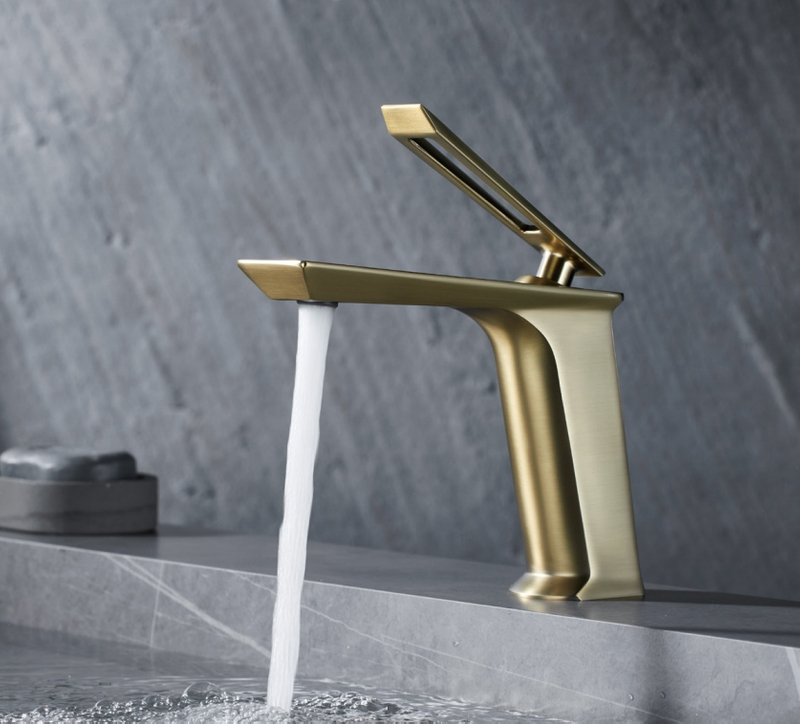 Tous-robinet de salle de bain en laiton Nouveau design de mode Ruban d'eau à manche unique BF01023-BG
