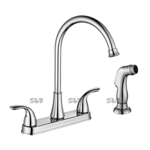 Robinet de cuisine standard en acier inoxydable sournois avec pulvérisateur latéral