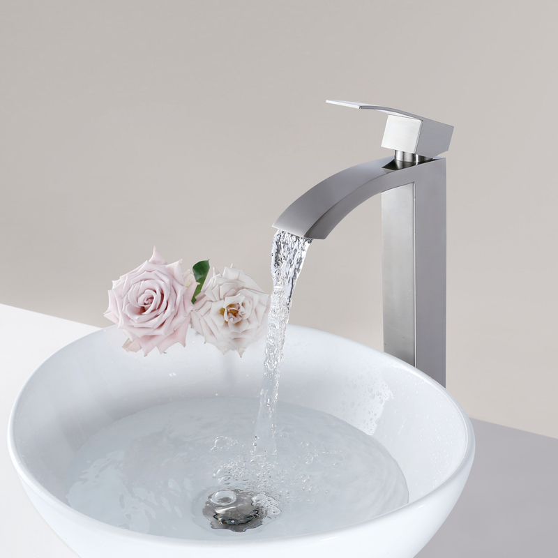 Robinet en acier inoxydable sournois Nouveau conception de bases de chambre simple 