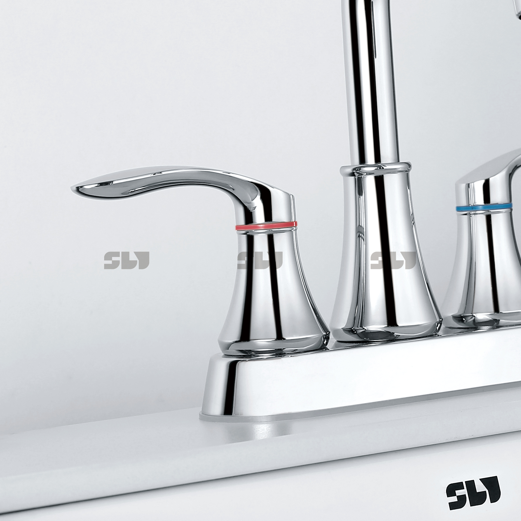 robinet de salle de bain en nickel bross&eacute;