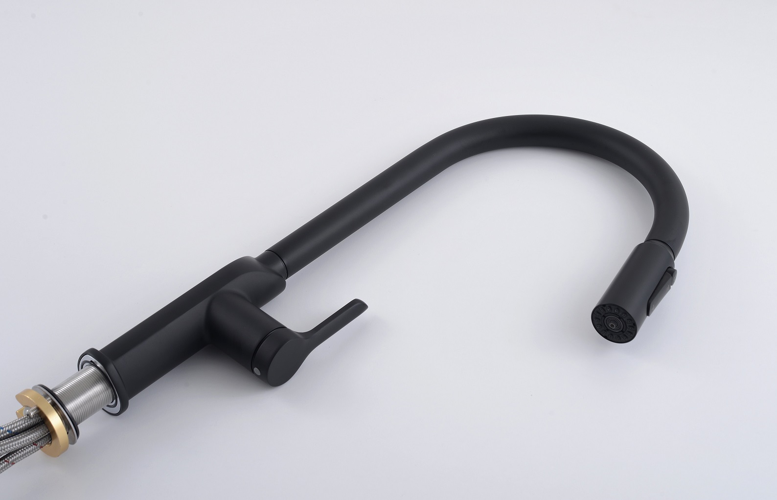 Tirez vers le bas des robinets de cuisine