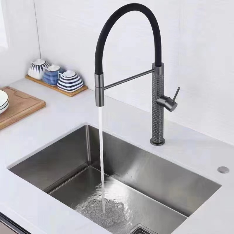 Huile sournoise brossée Zr Gold Cuisine Faucet Sauveau d'eau chaude et froide robinet de cuisine froide