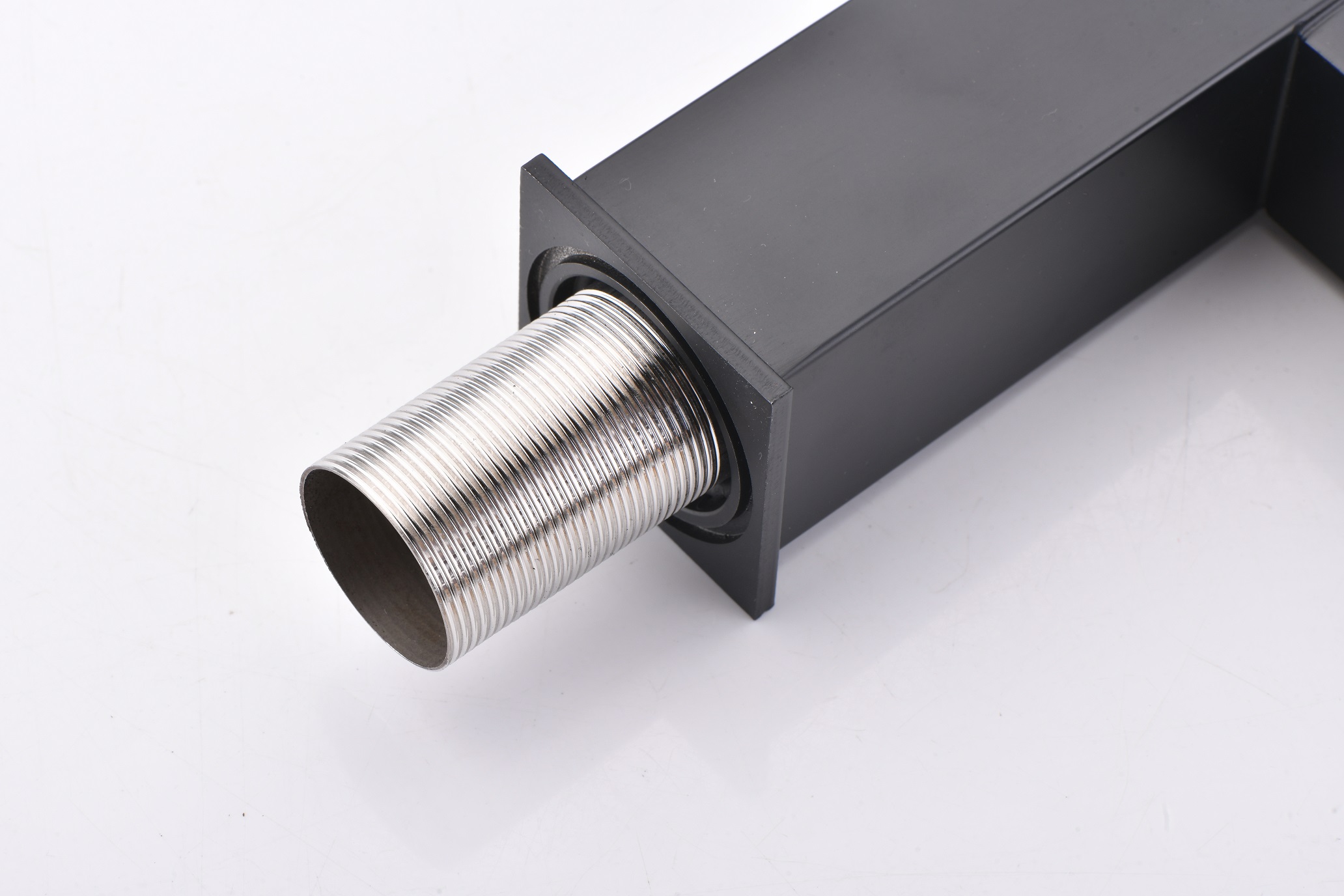 robinet de lavabo de salle de bain monotrou