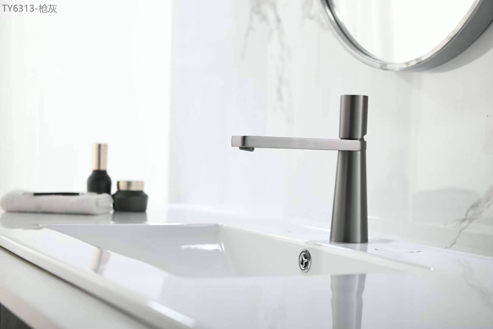 robinet en laiton antique