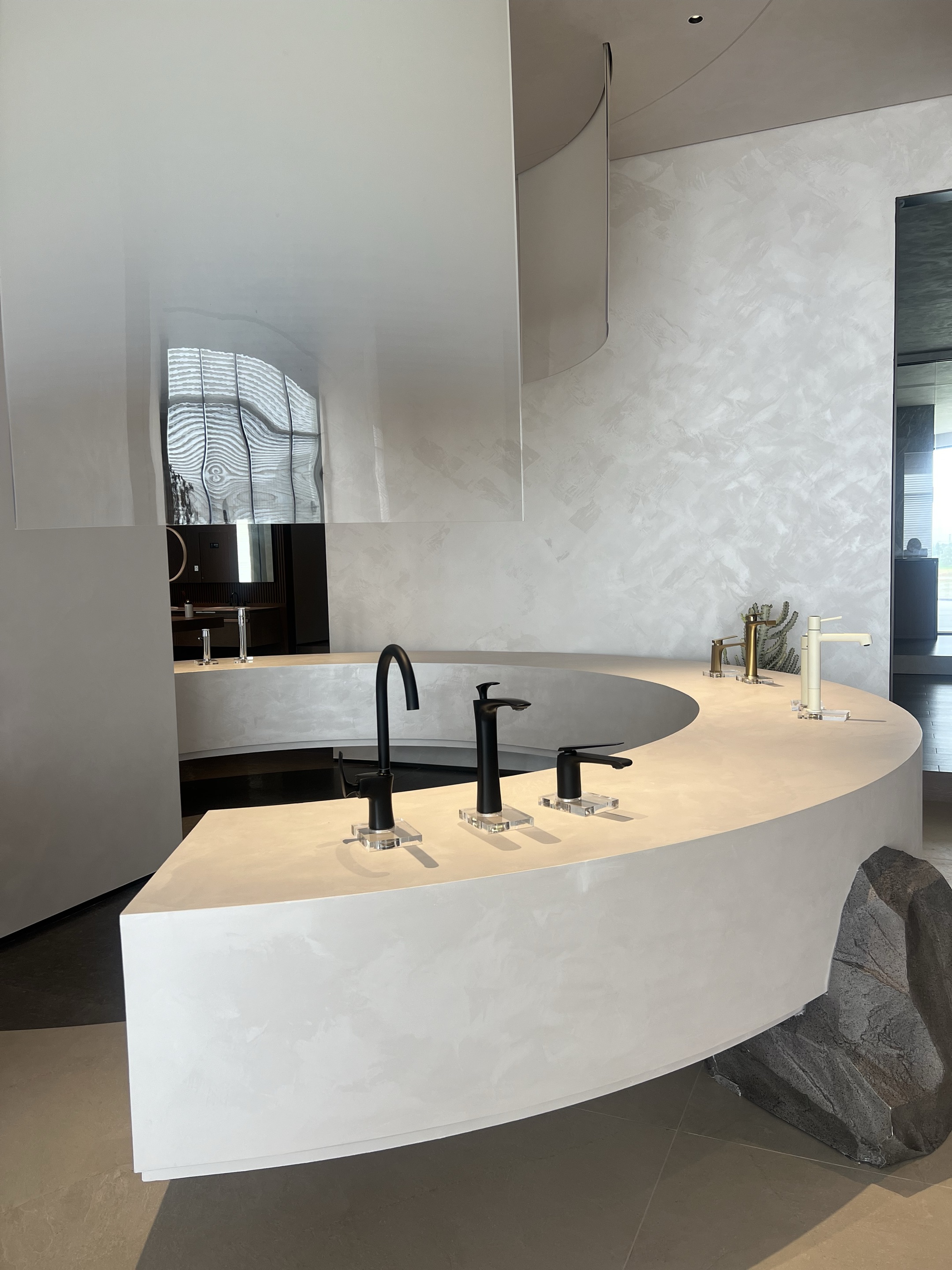 Robinet de salle de bain nickel bross&eacute;