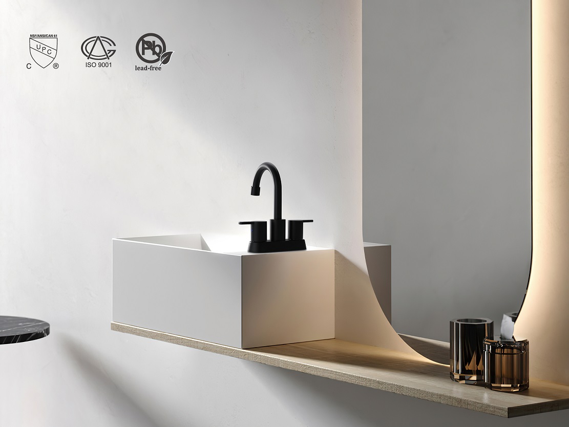 salle de bain robinet dor&eacute;