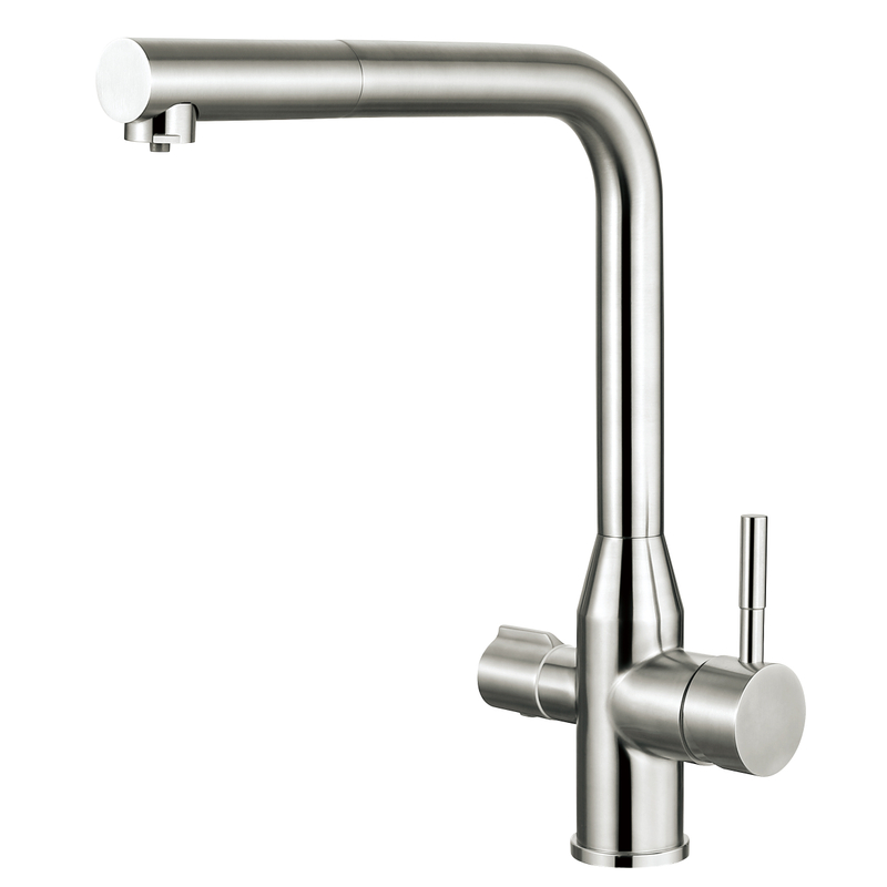 Robinet de purificateur d'eau de cuisine nickel brossé.