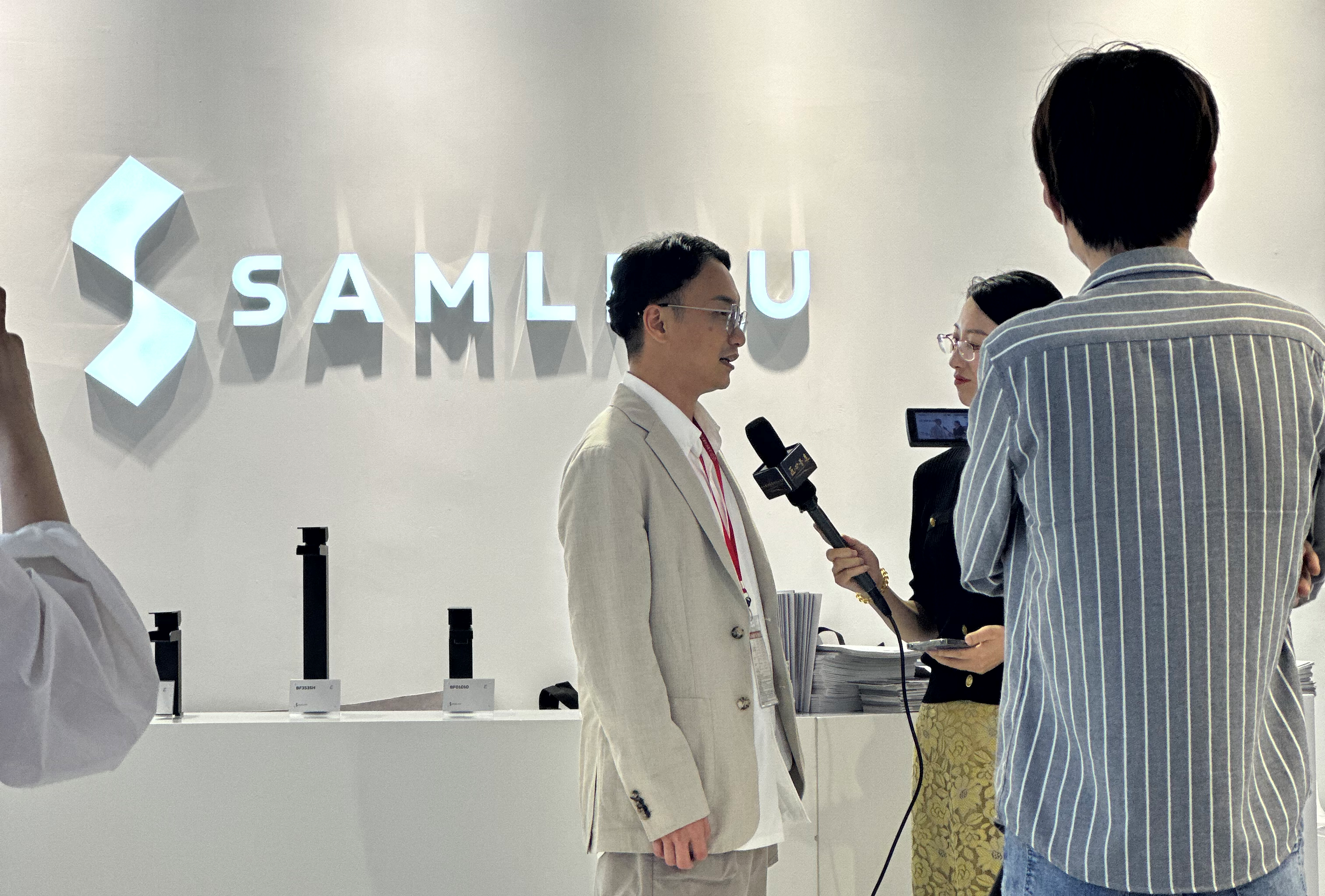 Salon de la cuisine et de la salle de bain