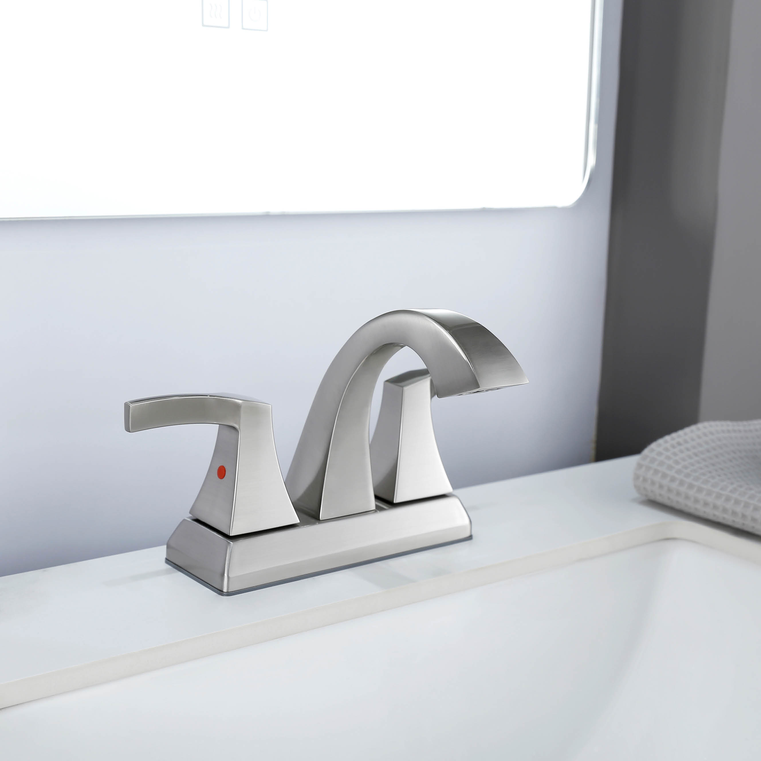 NOUVEAUX ARRIVÉS CLASSIQUE DOUBLE DOUBLE CENTERET FAUCET Faucet de salle de bain chaud / froid