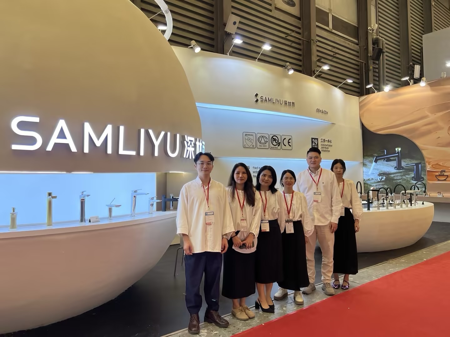 Salon de la cuisine et de la salle de bain