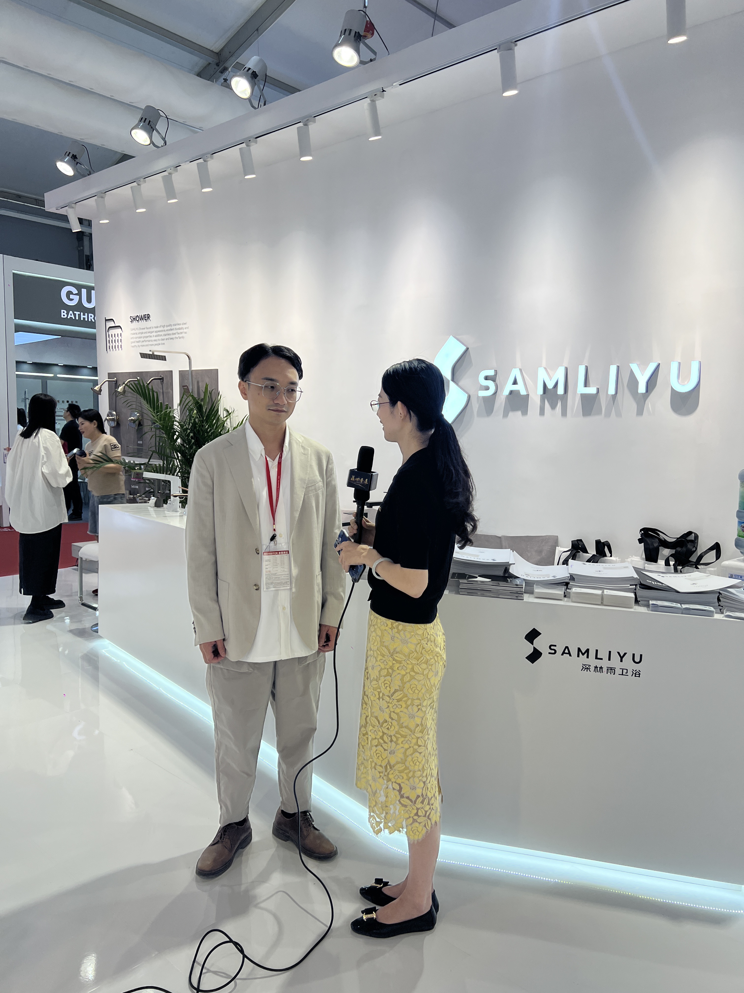 Salon de la cuisine et de la salle de bain