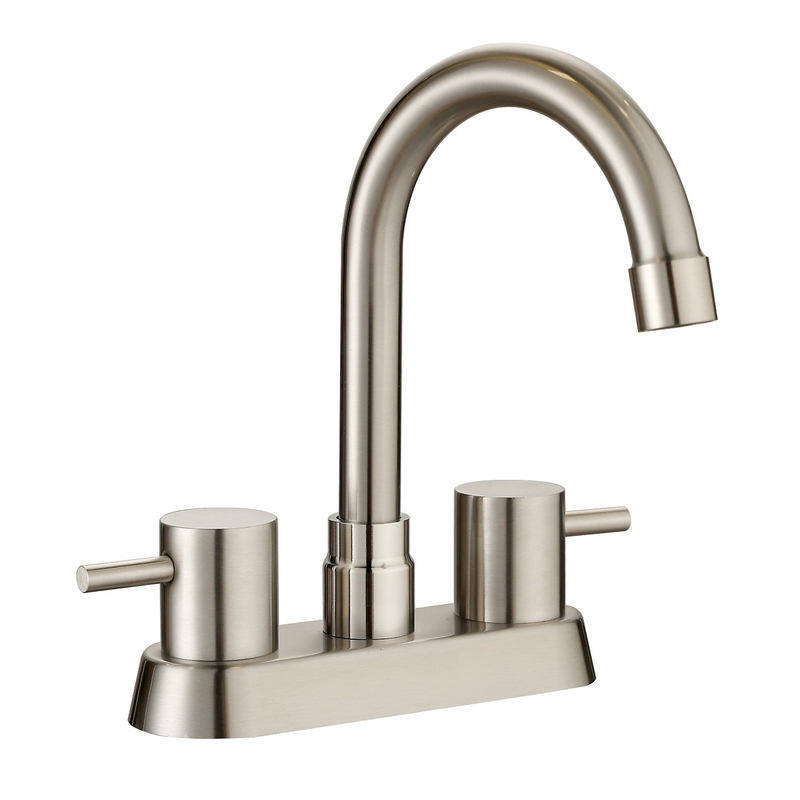 Tapeur de bassin robinet de la salle de bain à eau chaude sur un trou.