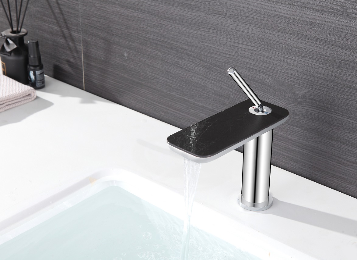 robinets de baignoire de salle de bain