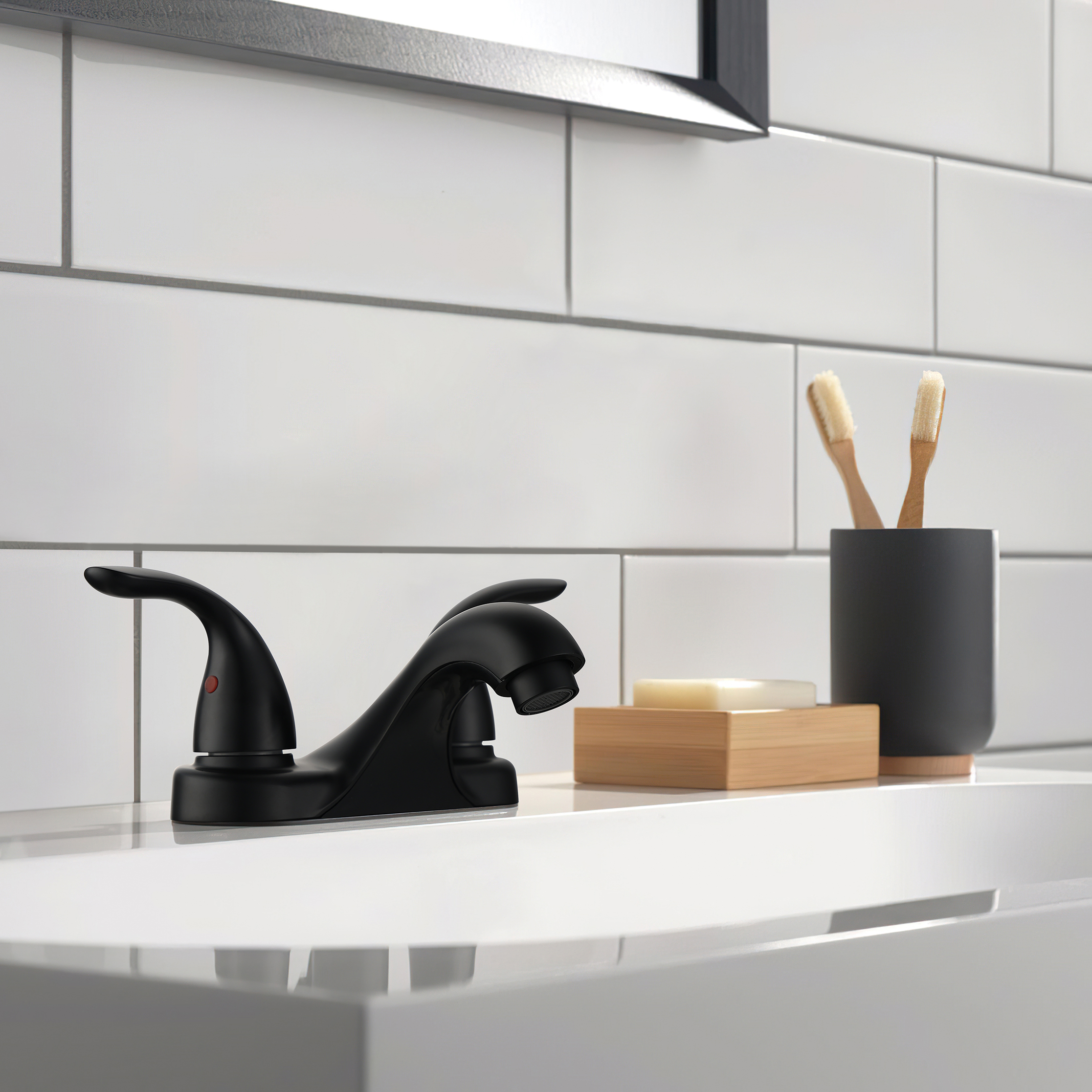 Robinet de salle de bain à double poignée sournois chaude et froide