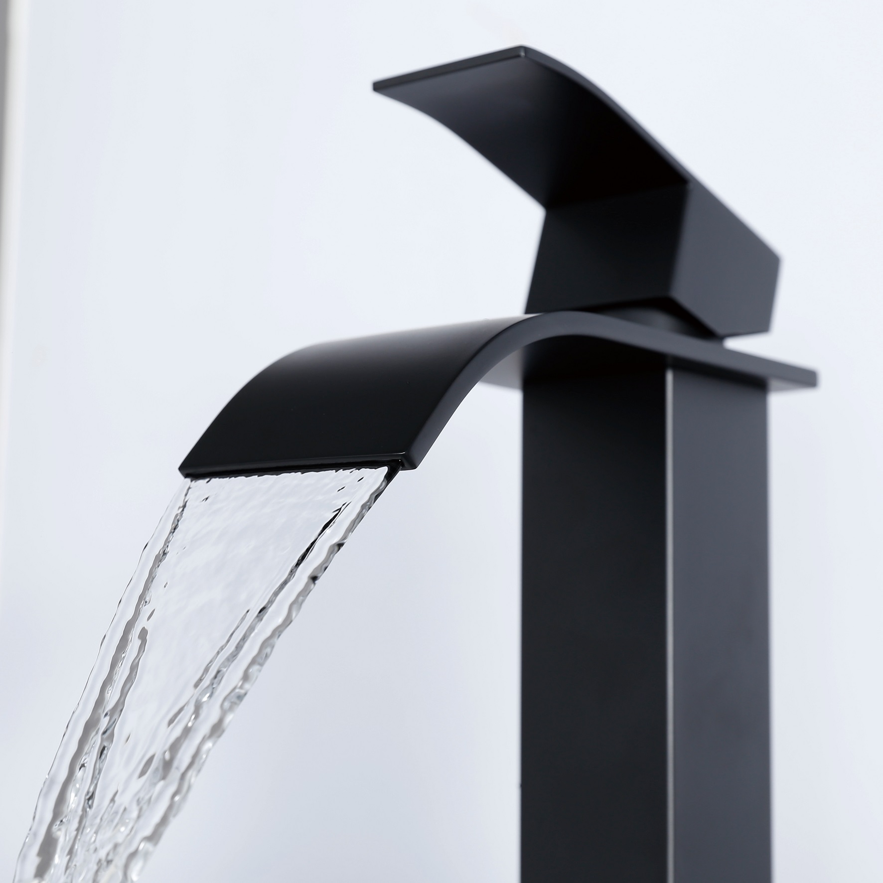 Robinet de salle de bain Sly Matte Black Spout Robinet à manche unique