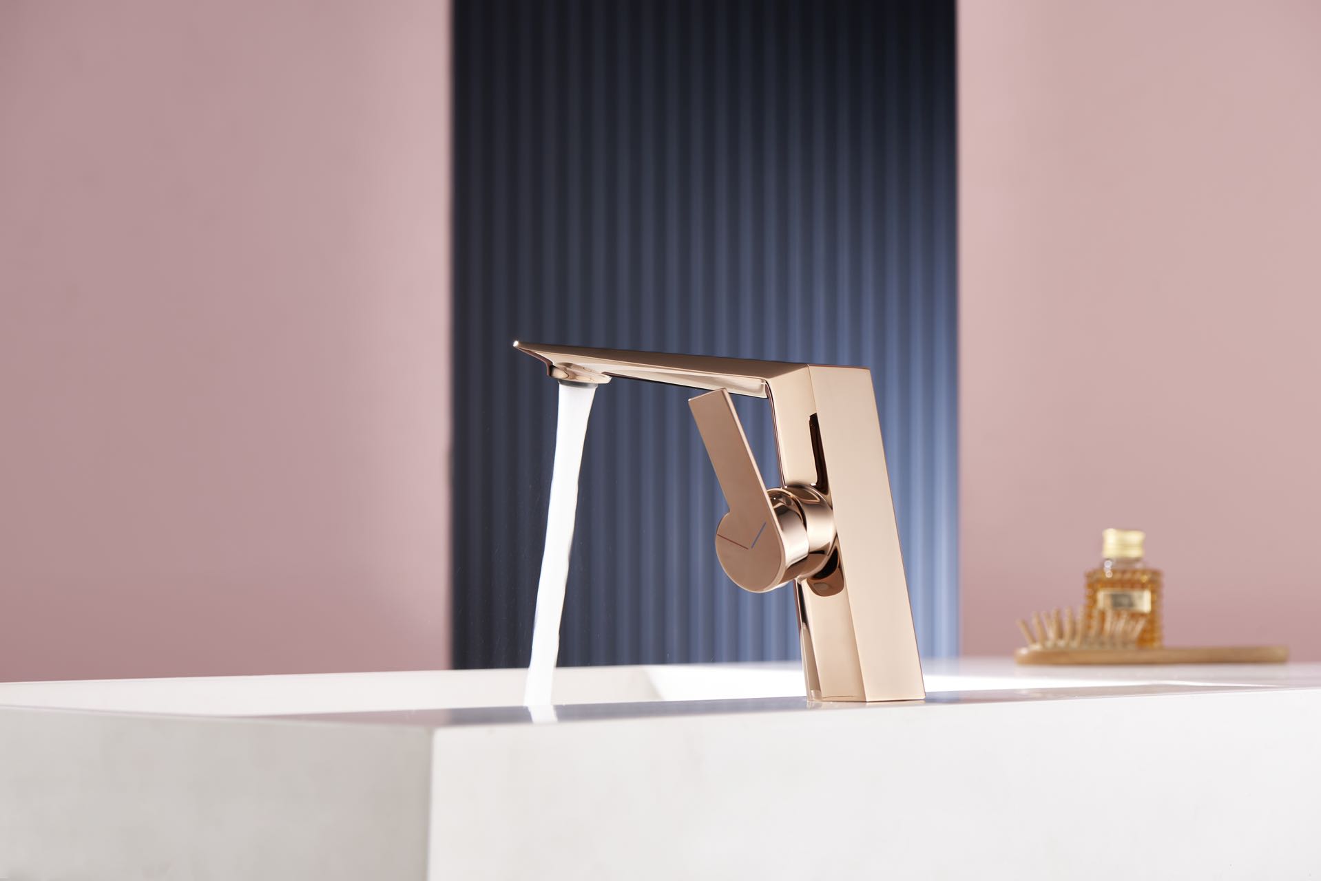 robinets de salle de bain nickel bross&eacute;