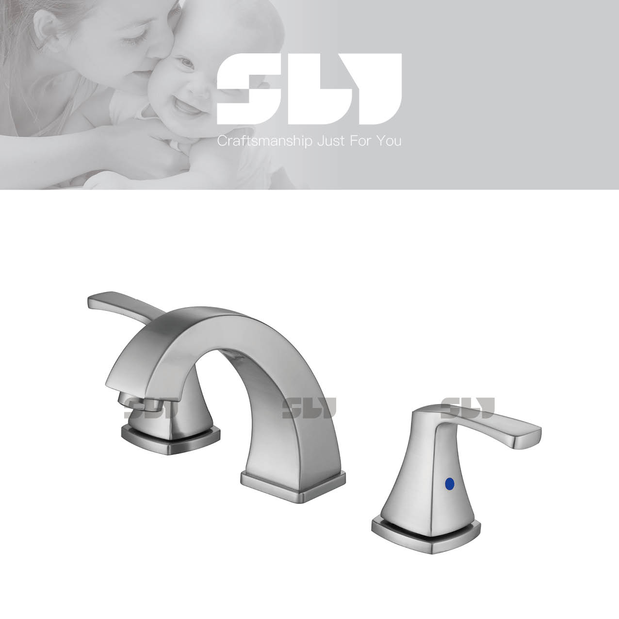 salle de bain robinet dor&eacute;