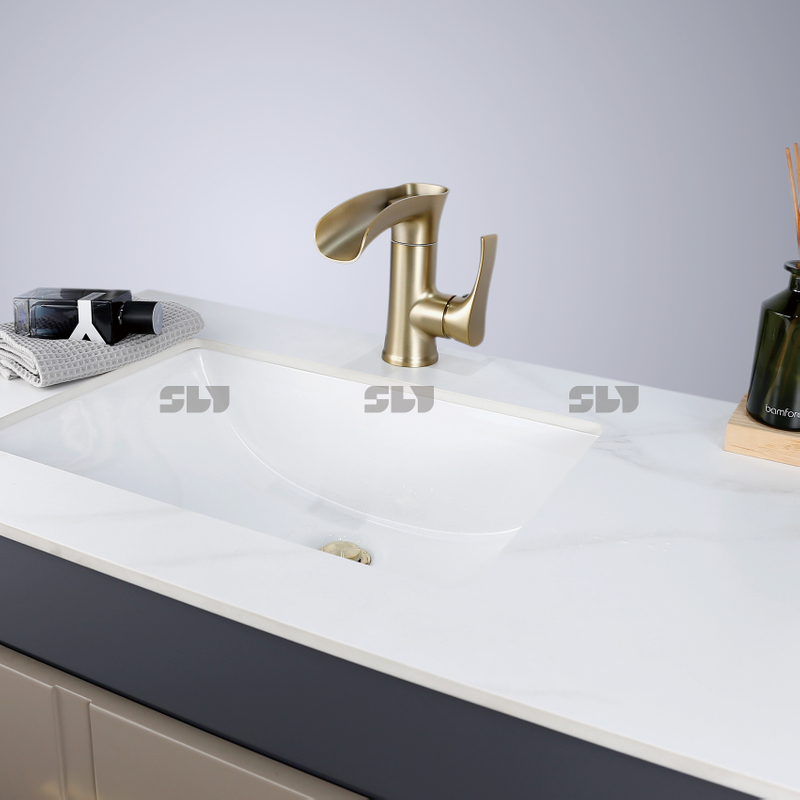 NOUVEAUX arrivées modernes de conception moderne Chrome Fauce de bassin à manche unique pour salle de bain à domicile
