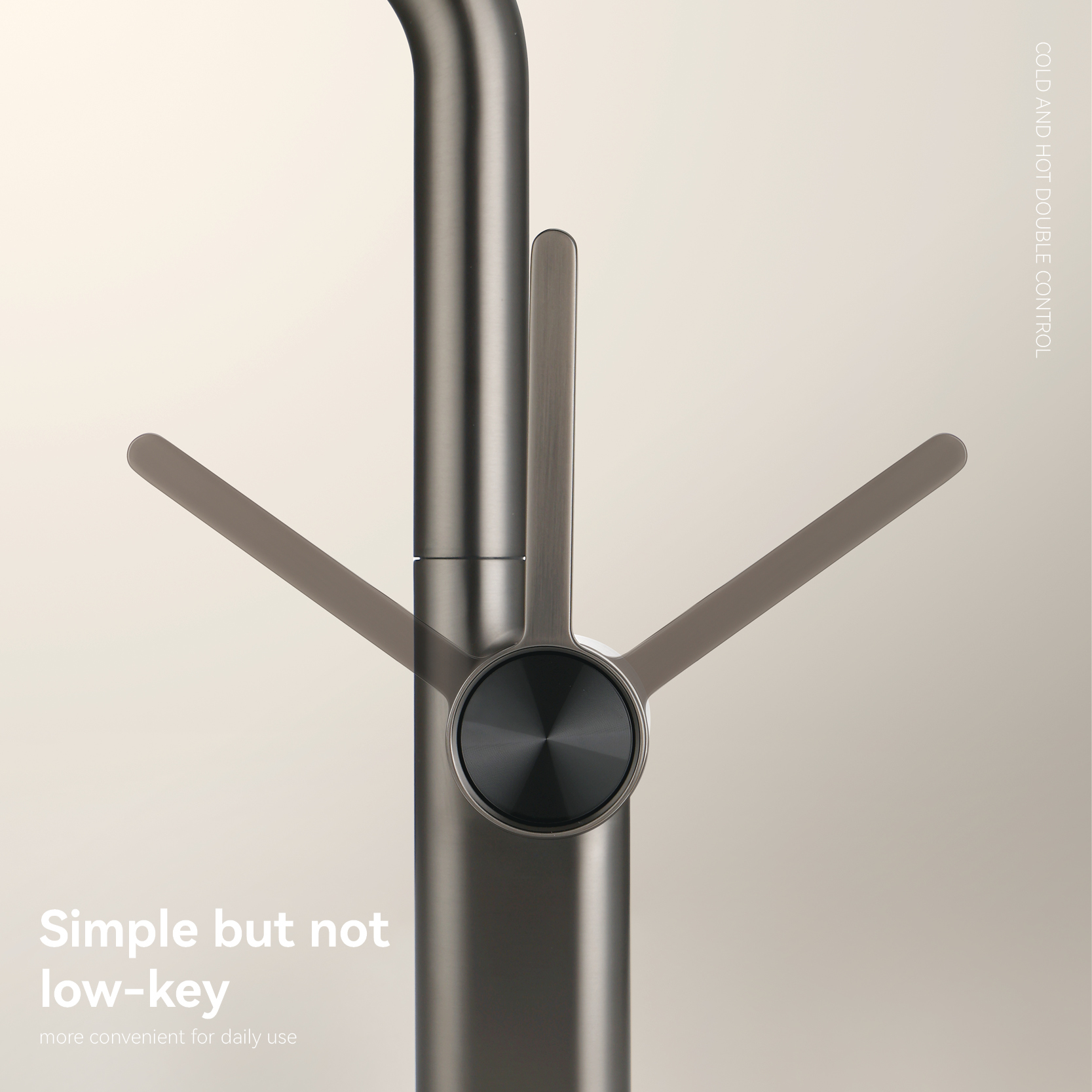 Robinet de cuisine moderne à eau froide chromée de chrome.