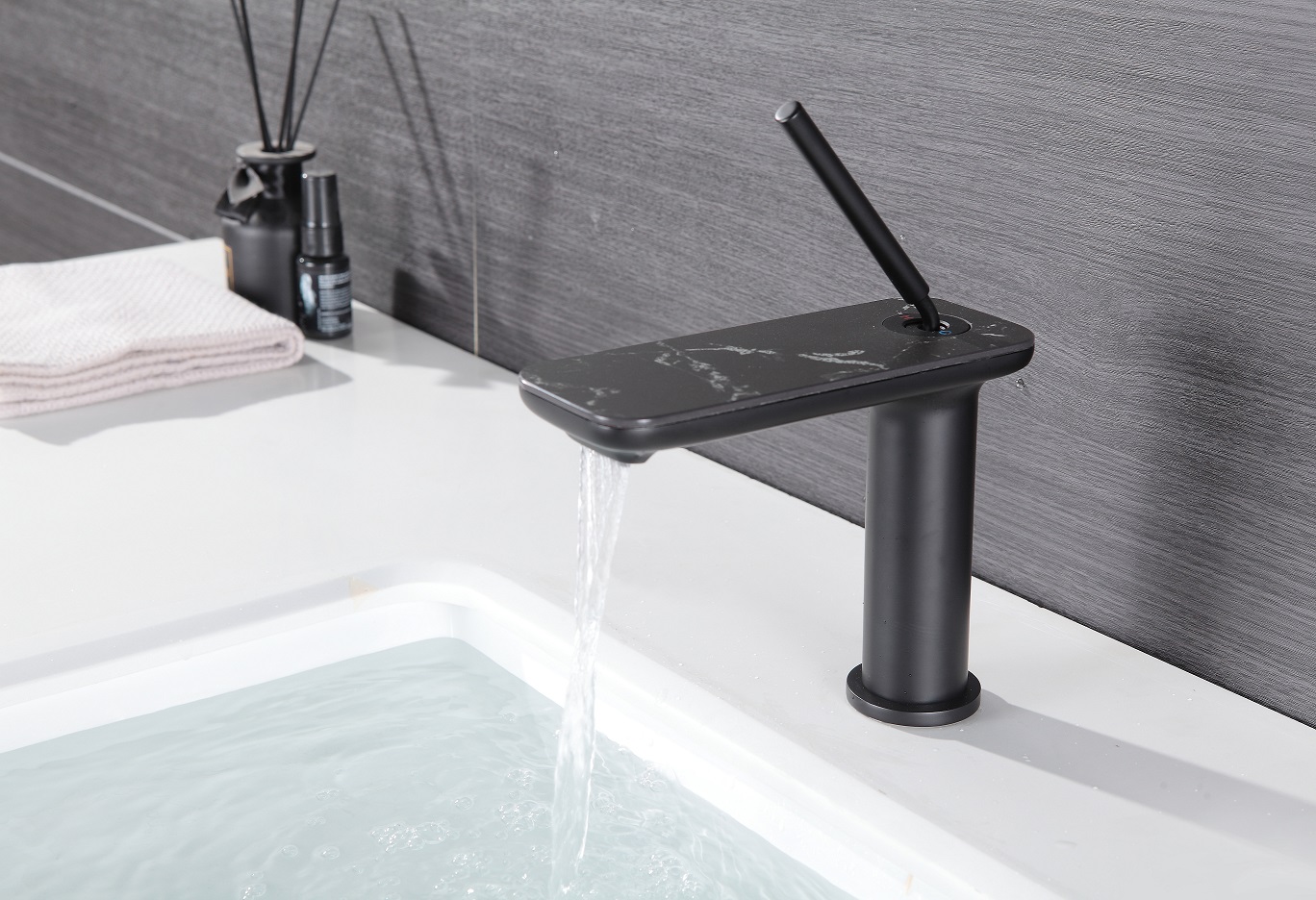 robinet de salle de bain monotrou