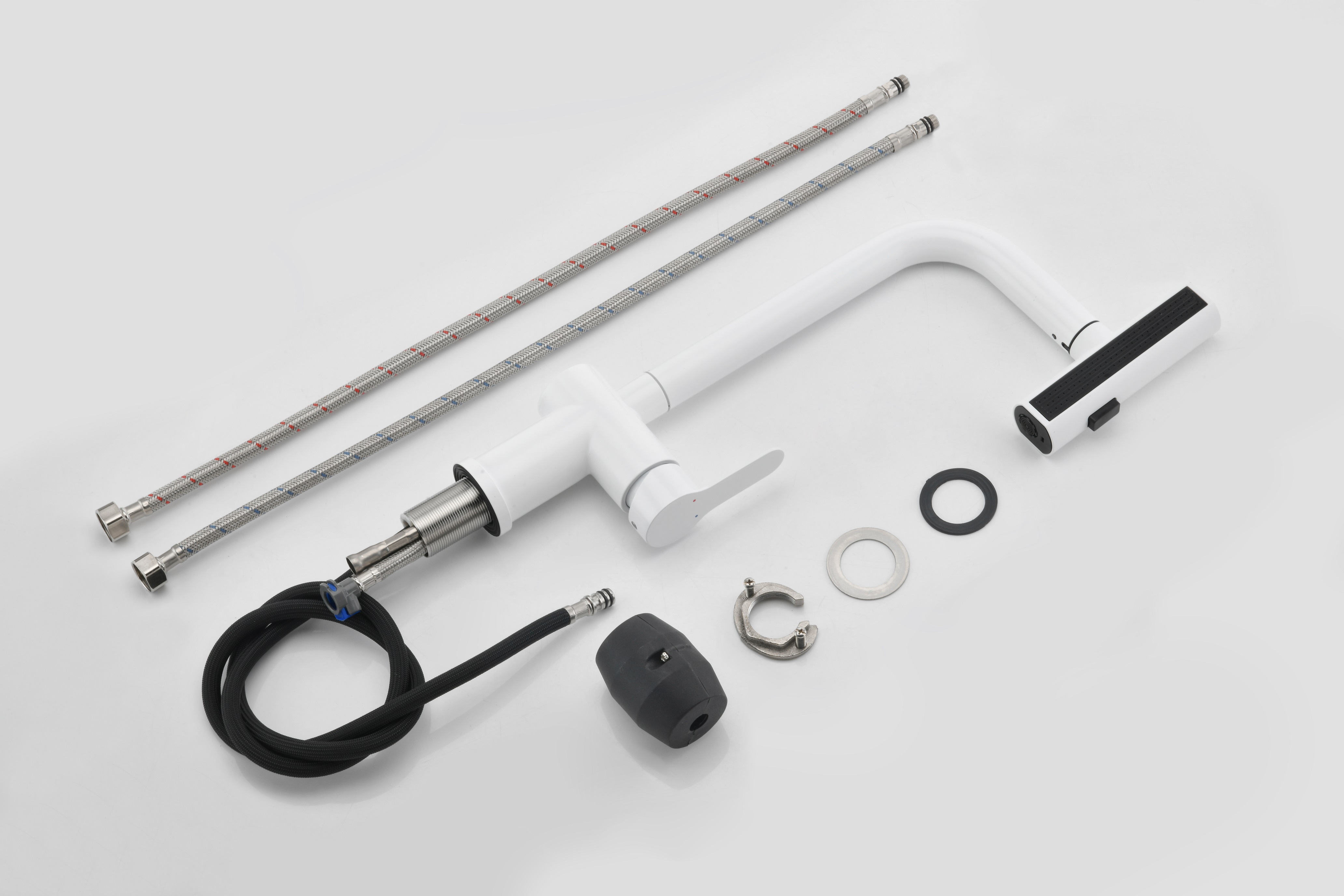 &eacute;vier de cuisine avec robinets