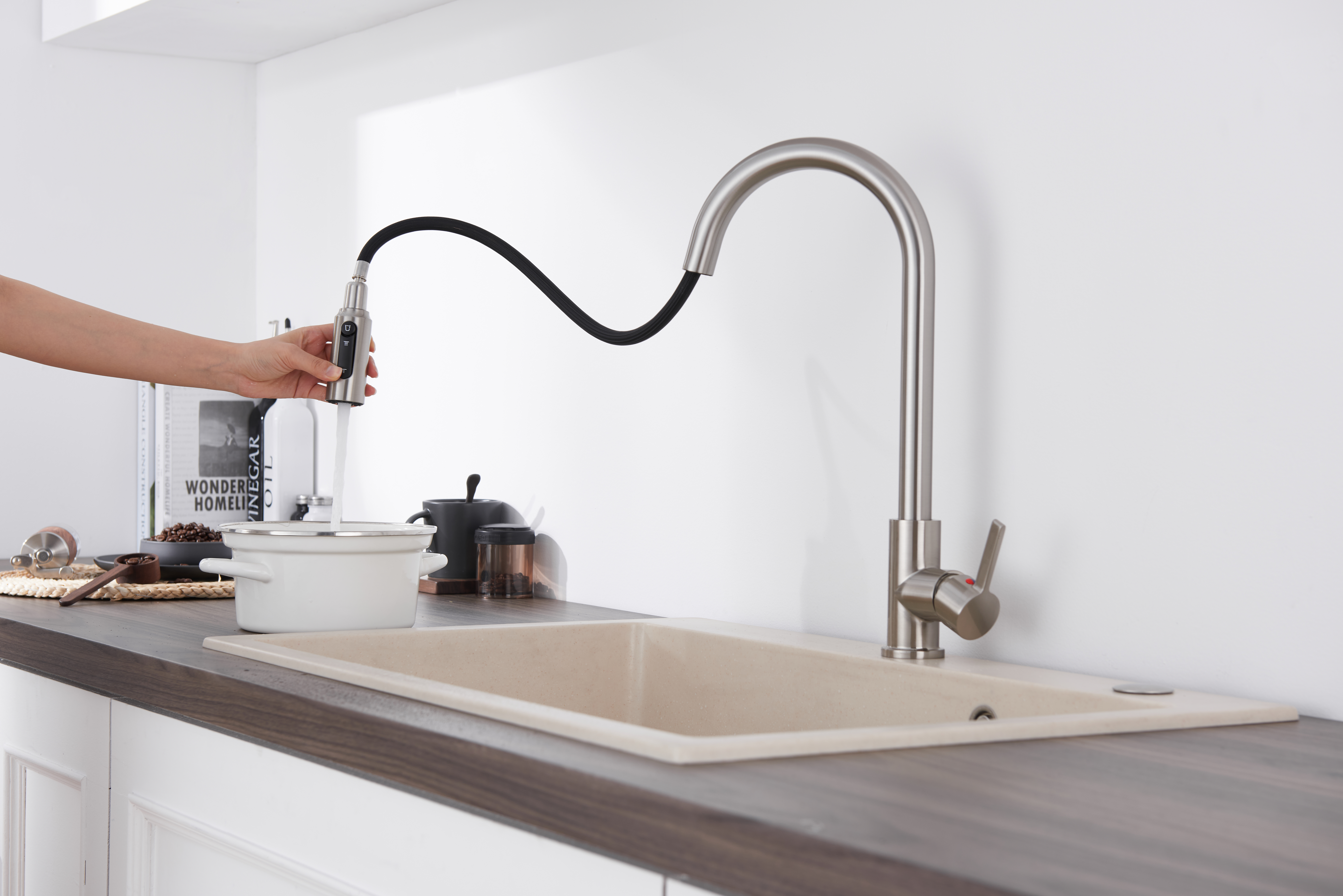 Filtre d'eau sournois 304 Nickel brossé Trayer vers le bas du robinet de cuisine 3 voies